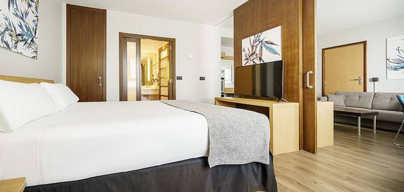 Habitación superior Hotel ILUNION Valencia 4