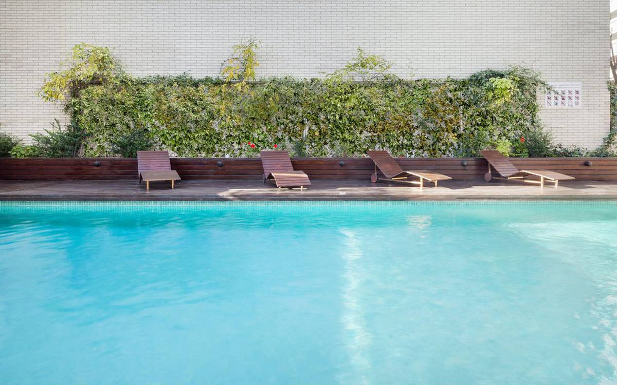 Piscina Hotel ILUNION Valencia 4 Piscina Hotel ILUNION Valencia 4