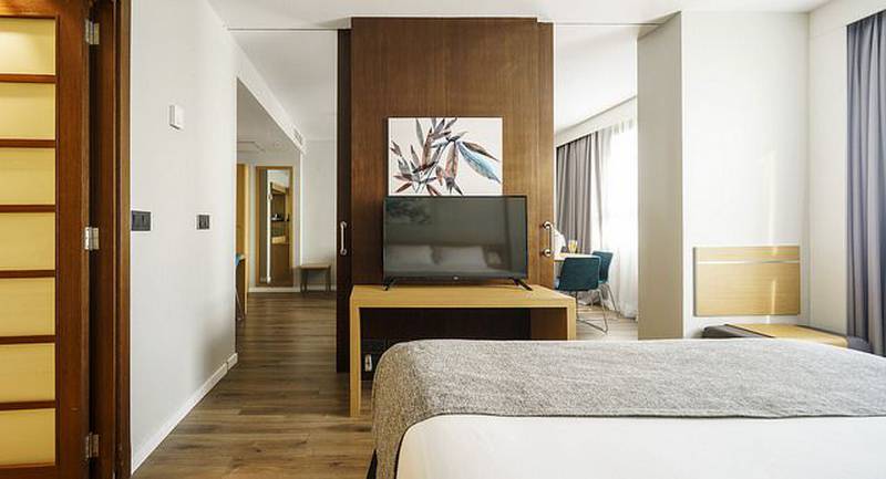 Habitación superior Hotel ILUNION Valencia 4